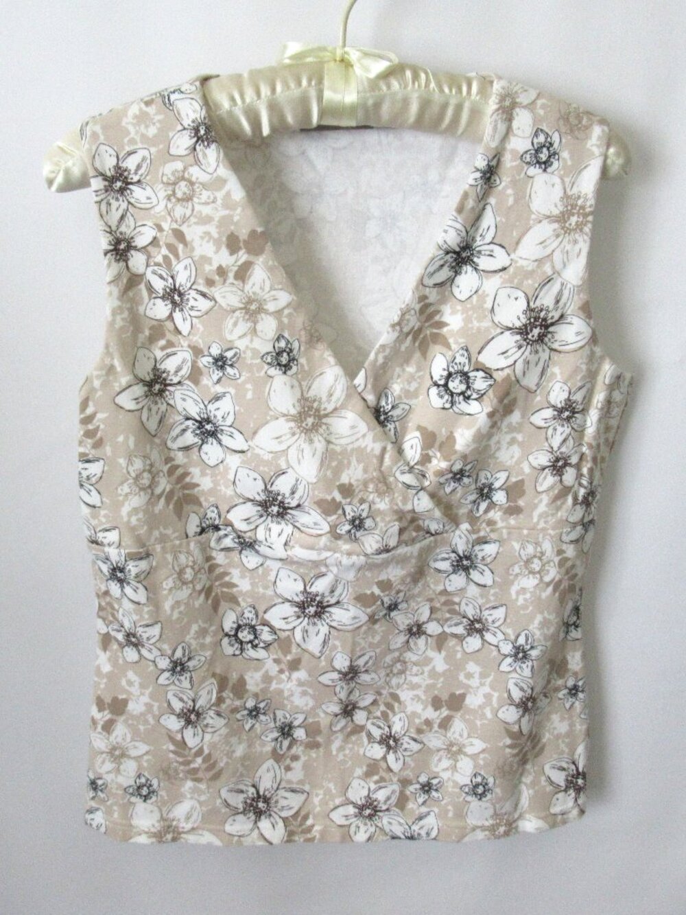Croft & Barrow brown white floral empire waist V-neck sleeveless tank *Sz M*